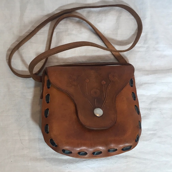 “VINTAGE” Handmade Floral Leather Crossbody Bag . - Picture 4 of 16